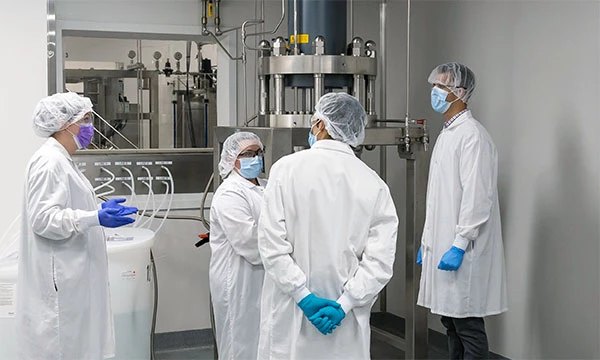 SeqLine Bio peptide cleanroom and QC